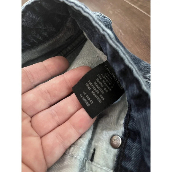 Calvin Klein Jeans Men’s 32x30 Blue Dark Wash Relaxed Straight Leg Denim Jeans - Picture 8 of 8